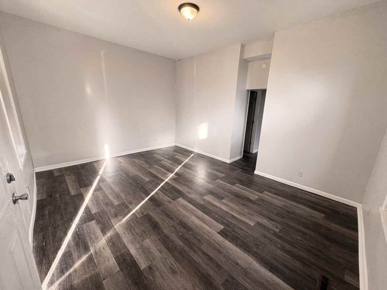 3726 Illinois Ave - Photo 2 of 12