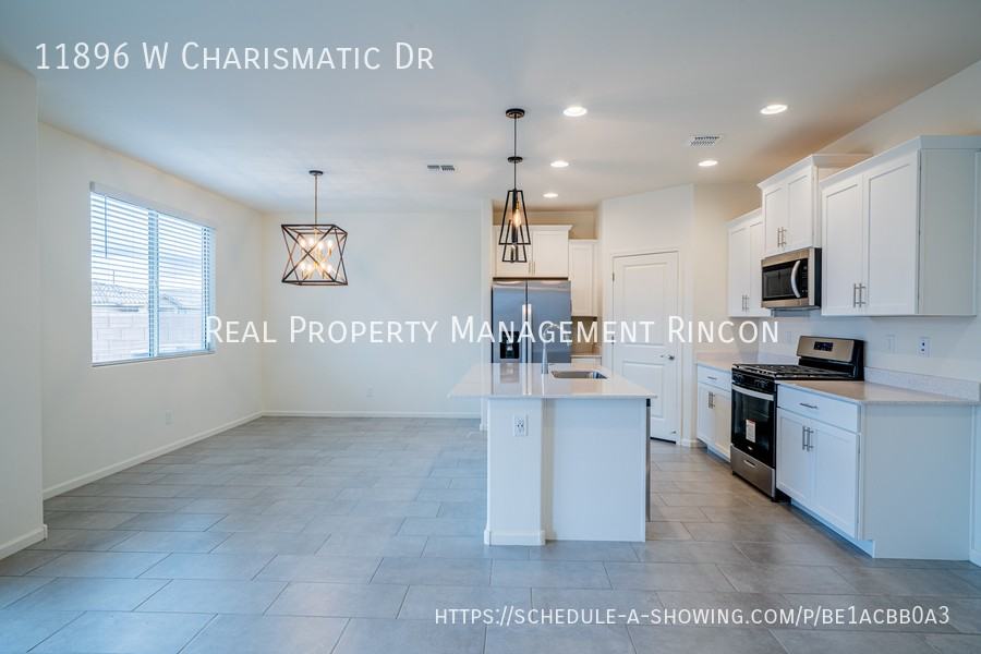 11896 West Charismatic Drive - Photo 2 of 16