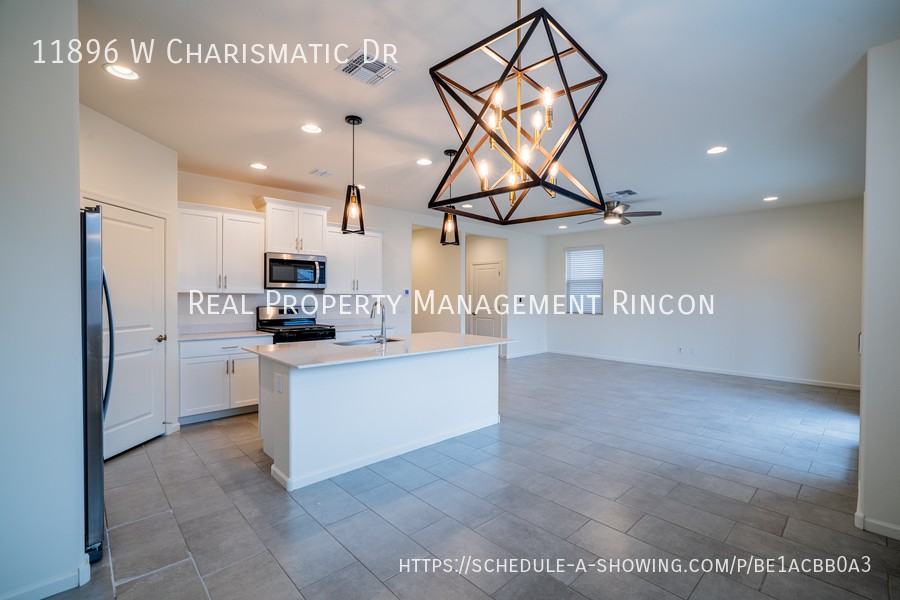 11896 West Charismatic Drive - Photo 4 of 16