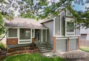 16200 16200 S 124th Cir - Photo 1 of 1