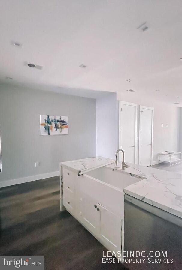 1264 Holbrook Terrace Northeast #A - Photo 6 of 18