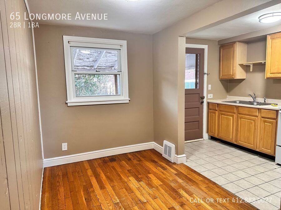 65 Longmore Ave - Photo 4 of 10