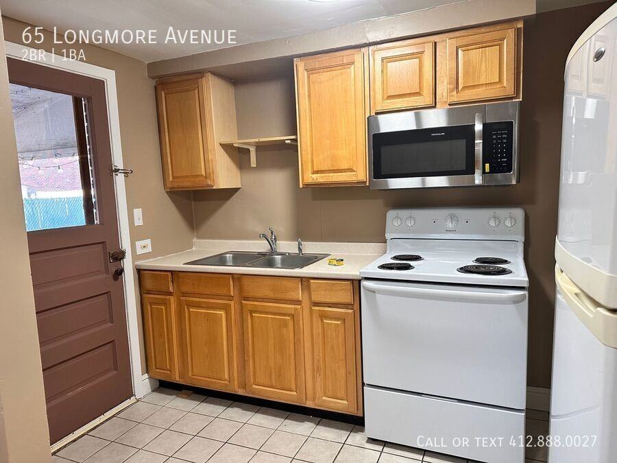 65 Longmore Ave - Photo 5 of 10