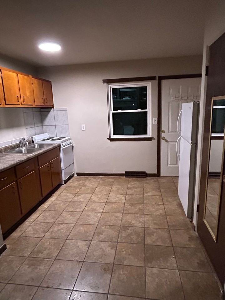 40Plex - Photo 7 of 9