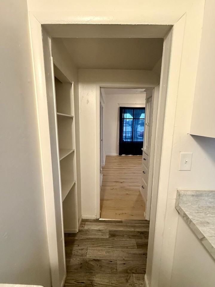 62.00 - 5008 N Nelson - Photo 6 of 22