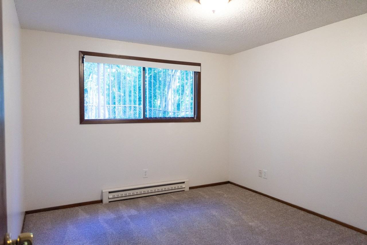 Oakview Terrace Apartments - Photo 7 of 11