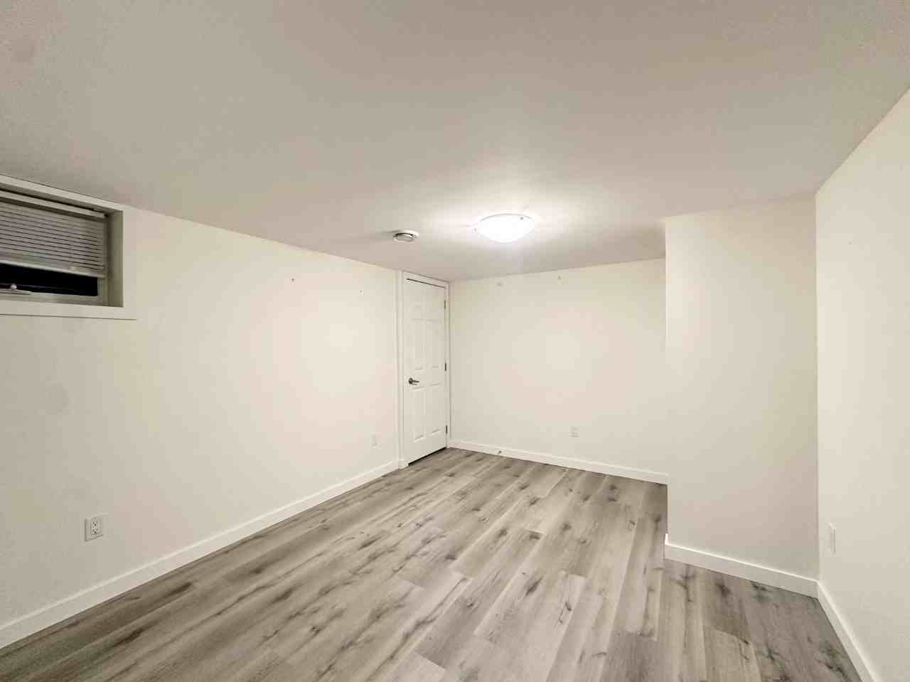 368 Fairlawn Street - Photo 5 of 20