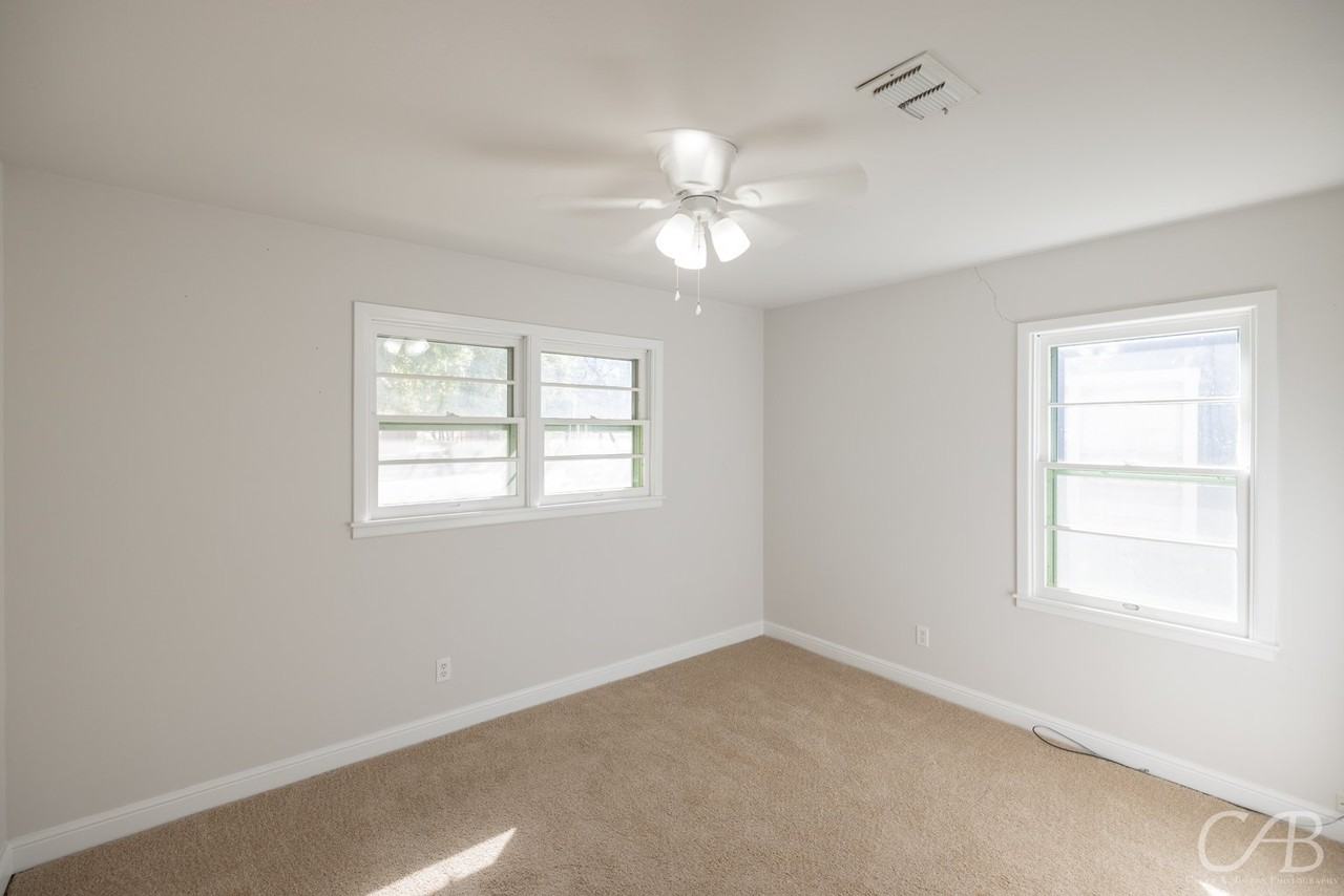 872 Forrest Avenue - Photo 3 of 29