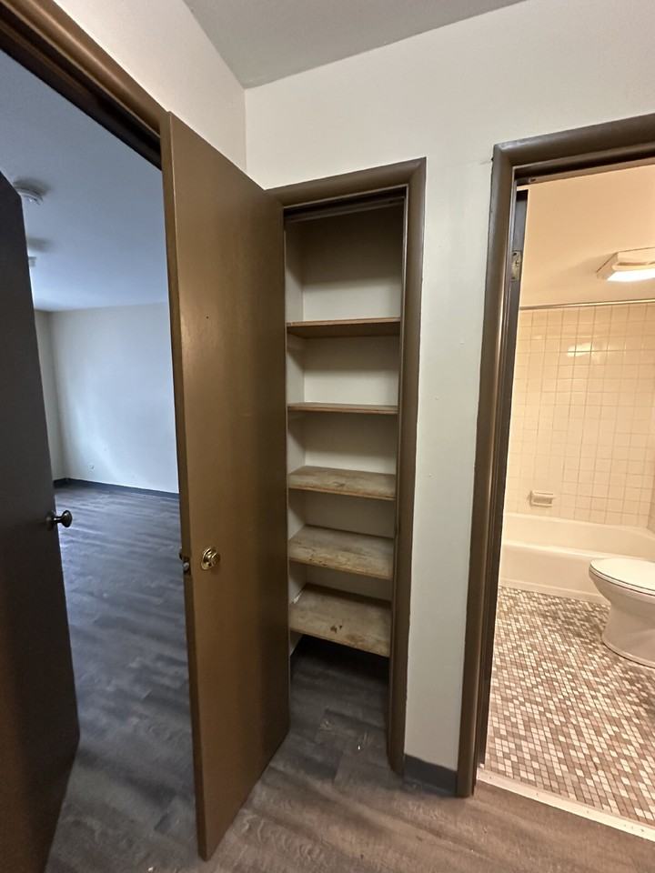 349 W Grand Ave #104 - Photo 6 of 9