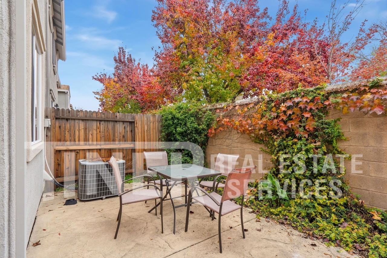 2345 Coffeeberry Road - Photo 4 of 25