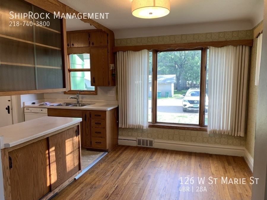 126 West Saint Marie Street - Photo 5 of 12