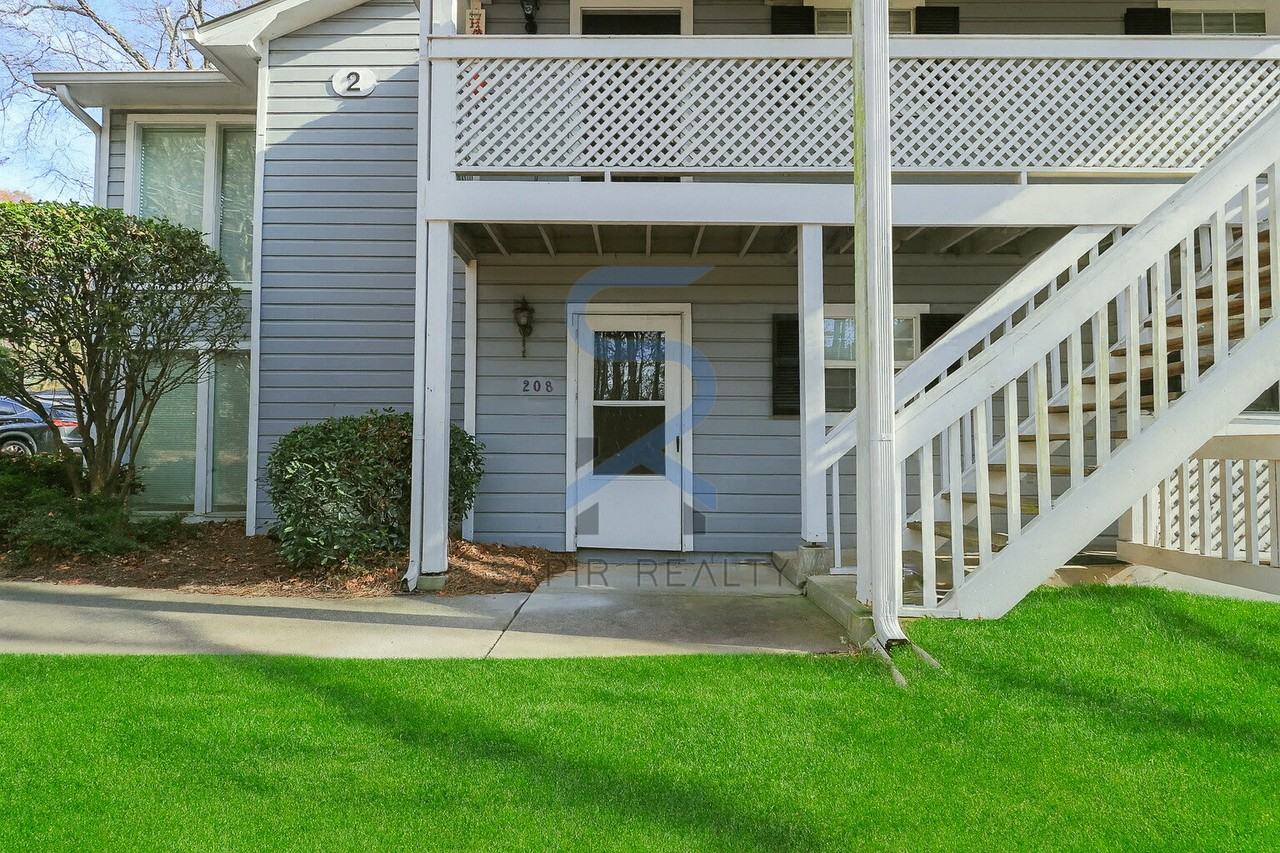208 Natchez Trce - Photo 3 of 18