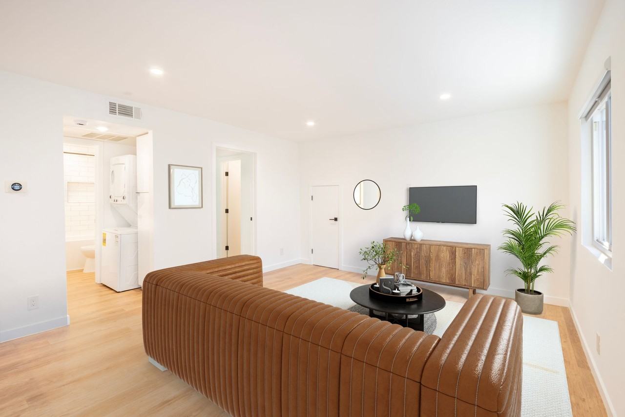 5847 Willoughby Ave - Photo 4 of 8