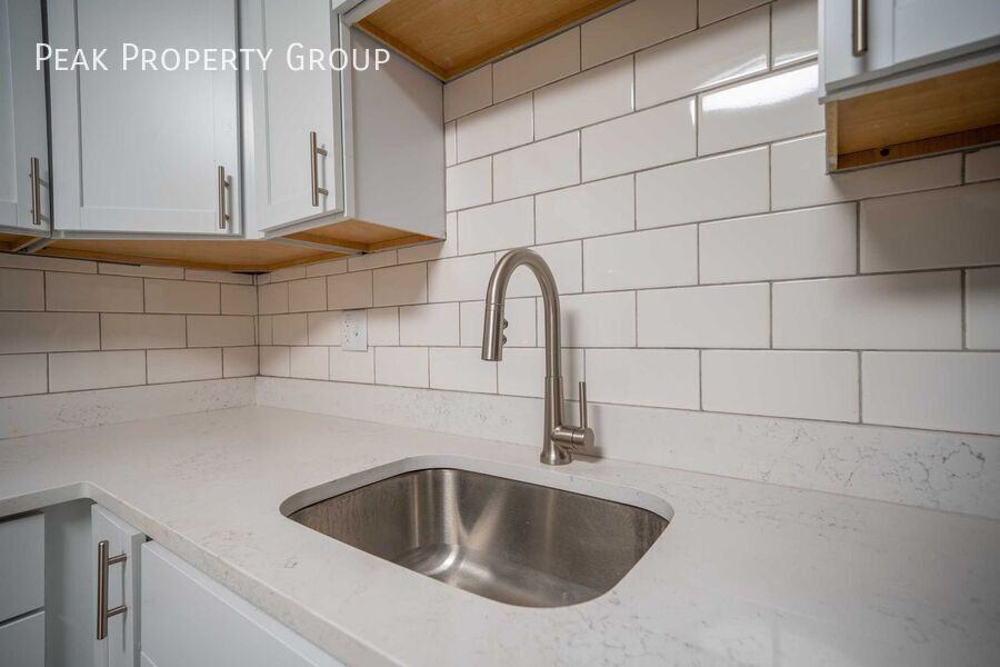 1236 Indianola Ave - Photo 2 of 14