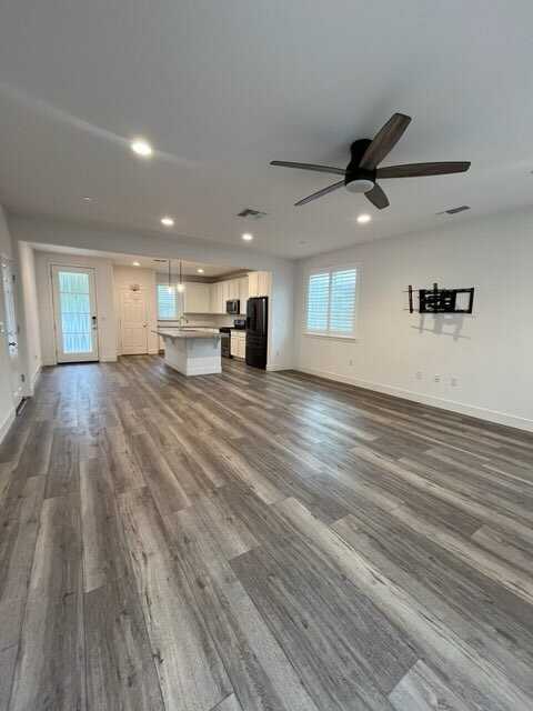 260 Natasha Avenue - Photo 3 of 18