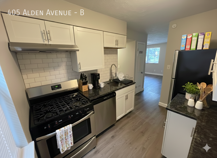 405 Alden Avenue #B - Photo 4 of 13