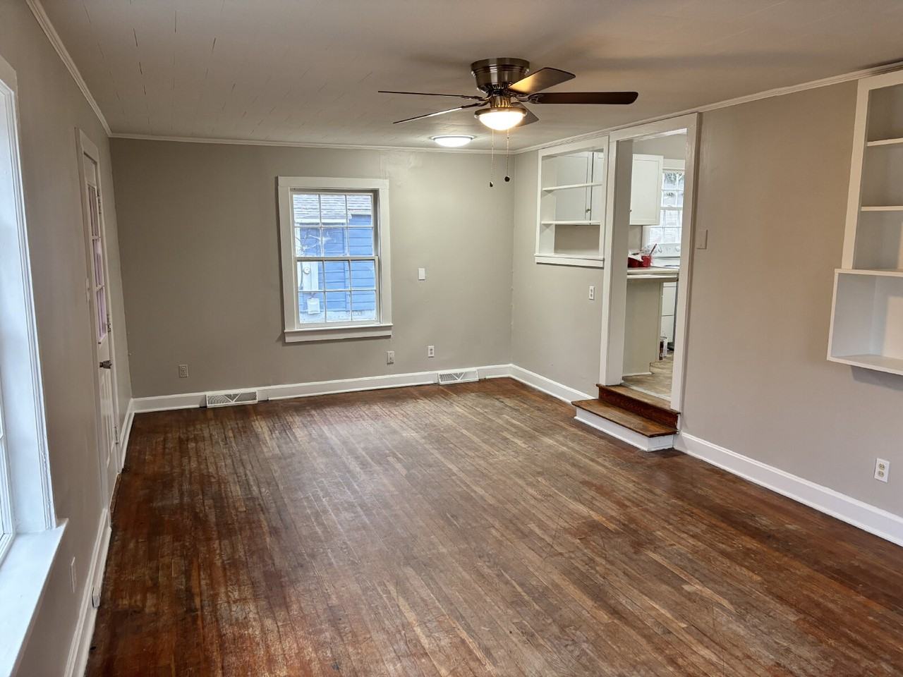 203 Parkwood Avenue - Photo 2 of 8