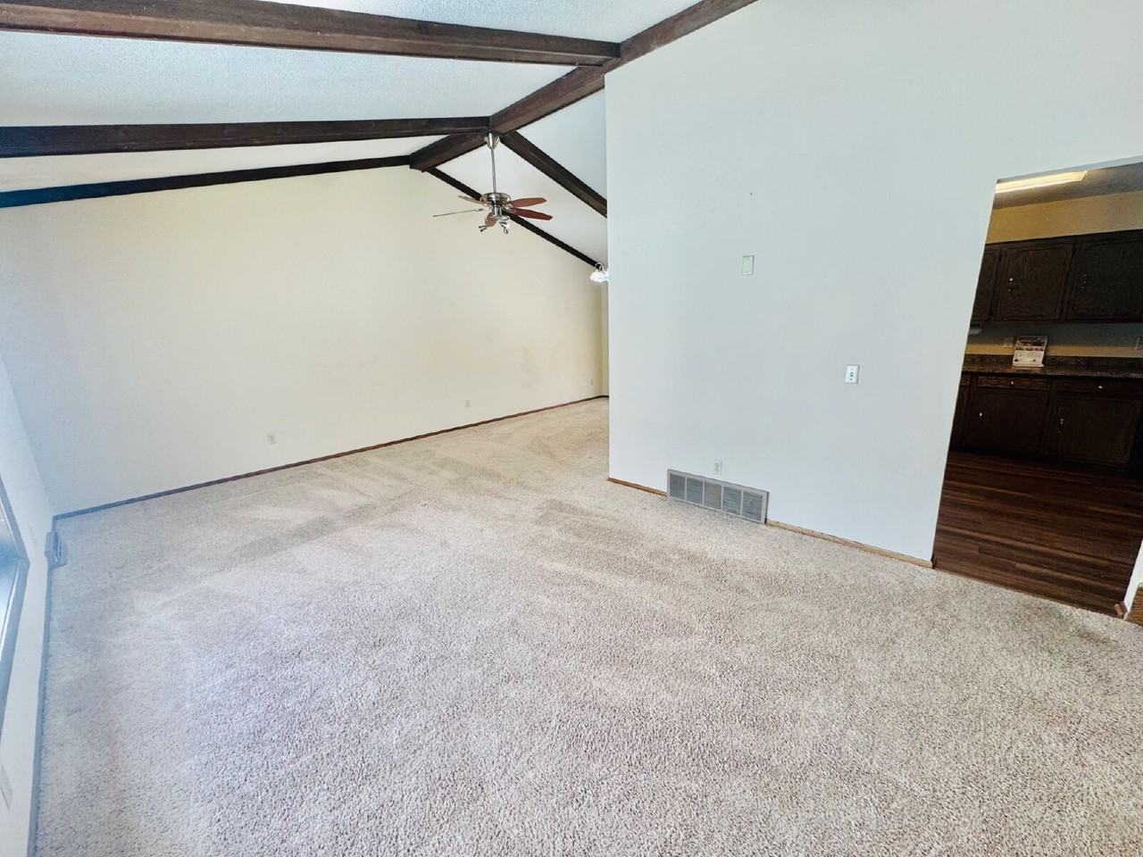 9806 Able St Ne - Photo 4 of 29