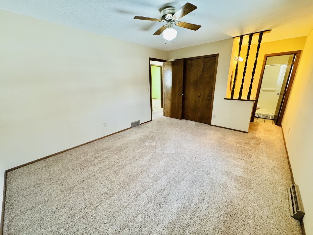 9806 Able St Ne - Photo 5 of 29