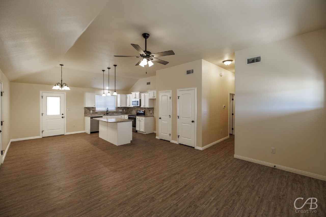 1928 Rawhide Rd - Photo 2 of 31