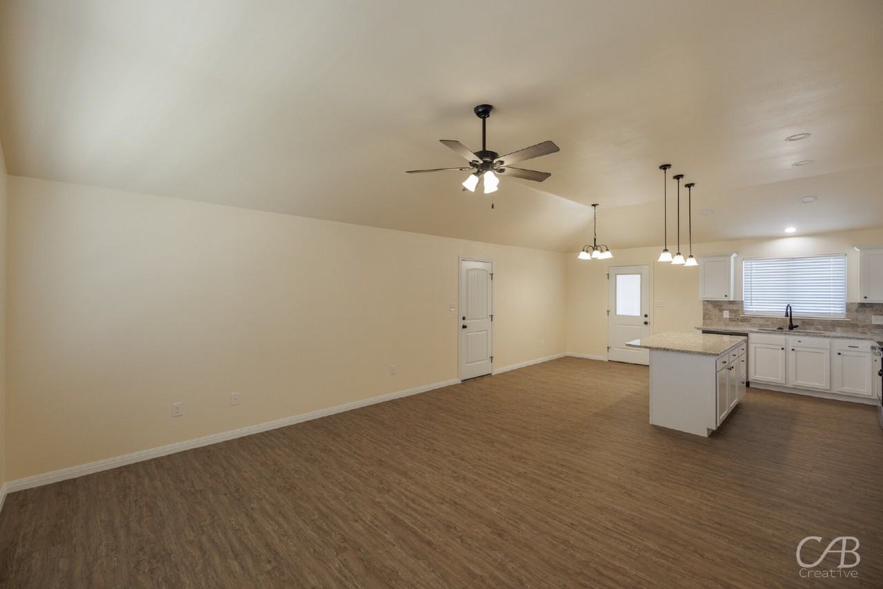 1928 Rawhide Rd - Photo 3 of 31