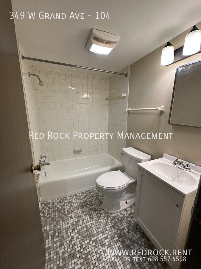 349 W Grand Ave #104 - Photo 5 of 7