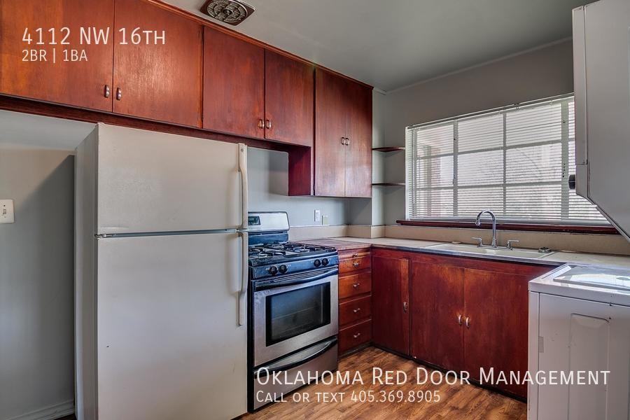 4112 Northwest 16th Street - Photo 3 of 15