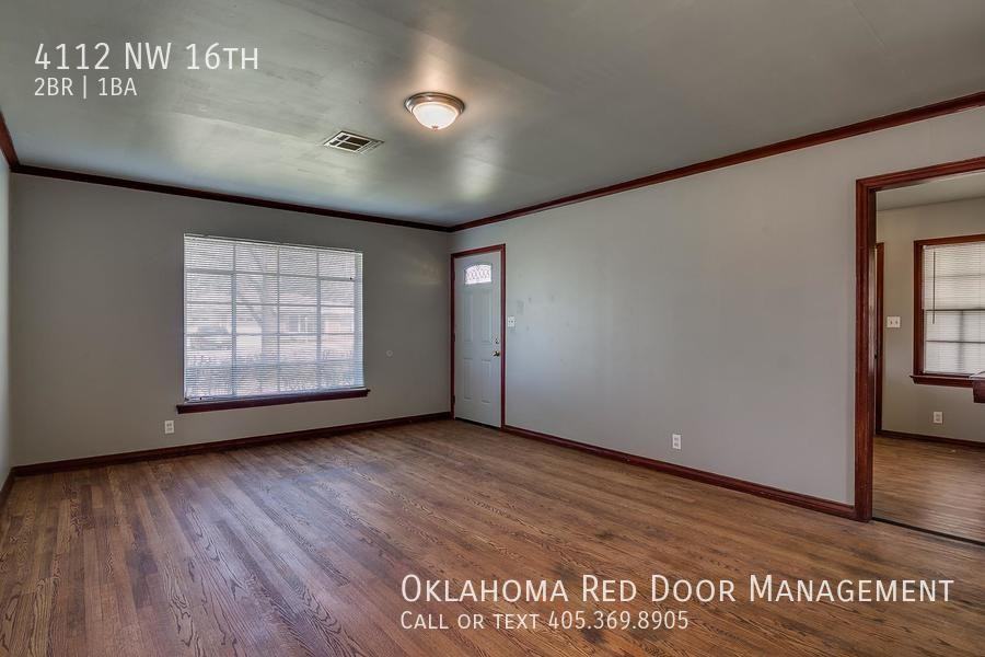 4112 Northwest 16th Street - Photo 4 of 15