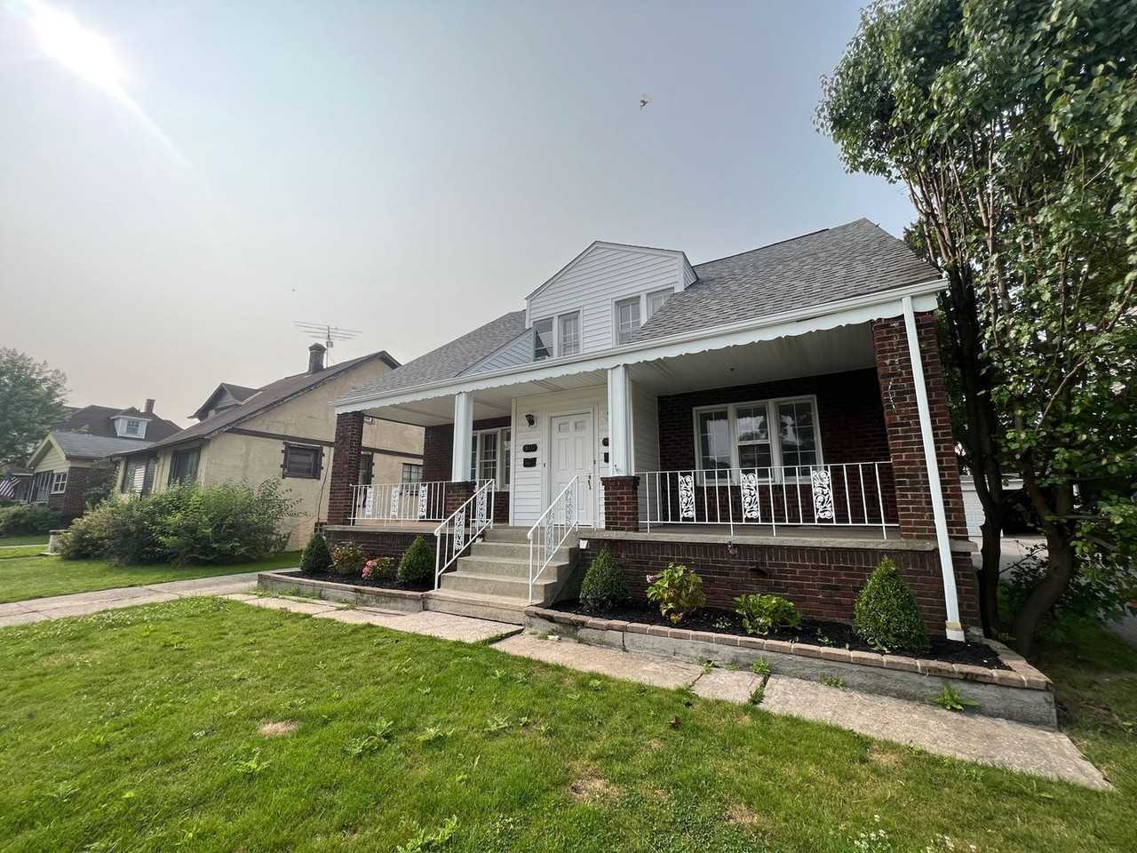 19277 Dorothy Ave - Photo 2 of 24