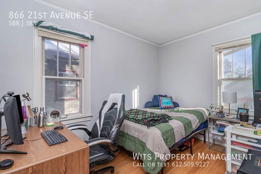 866 21st Ave Se - Photo 2 of 25