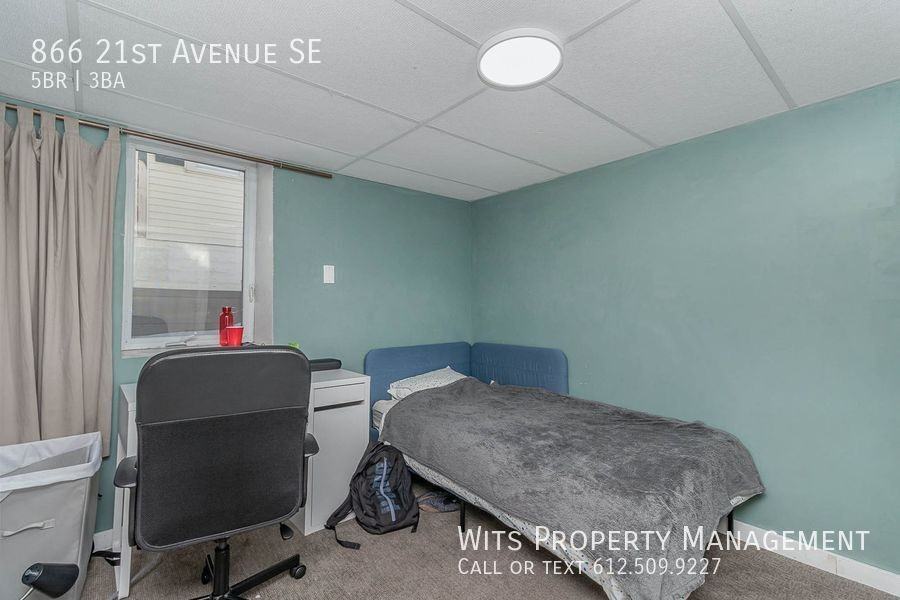 866 21st Ave Se - Photo 4 of 25