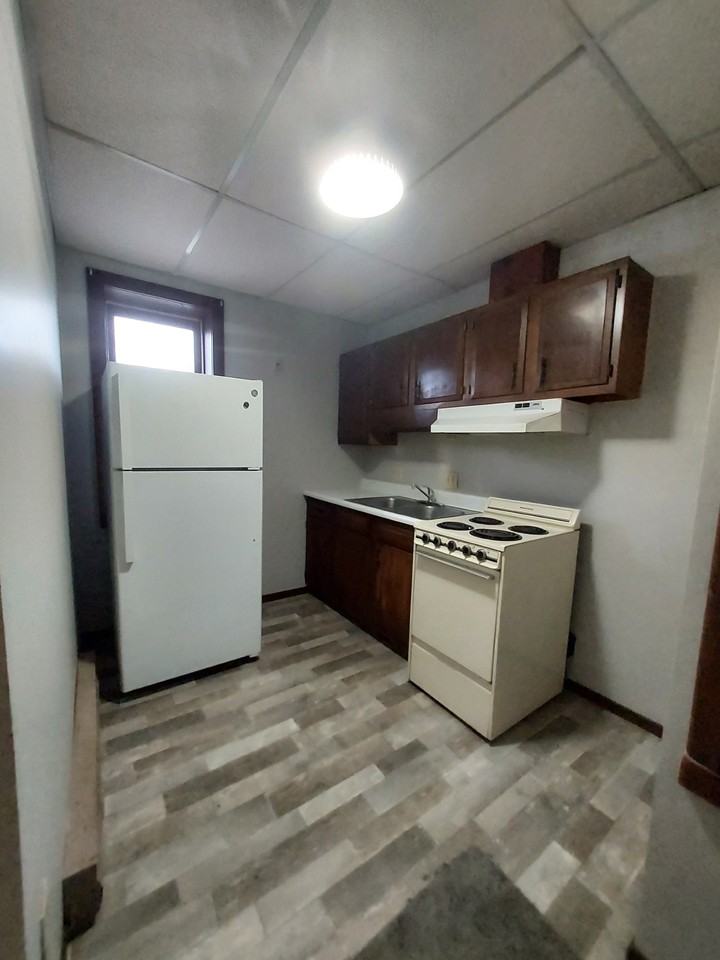 1252 West Main Street #4