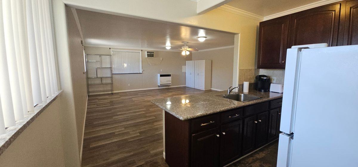 25061 Lawton Avenue - Photo 5 of 7