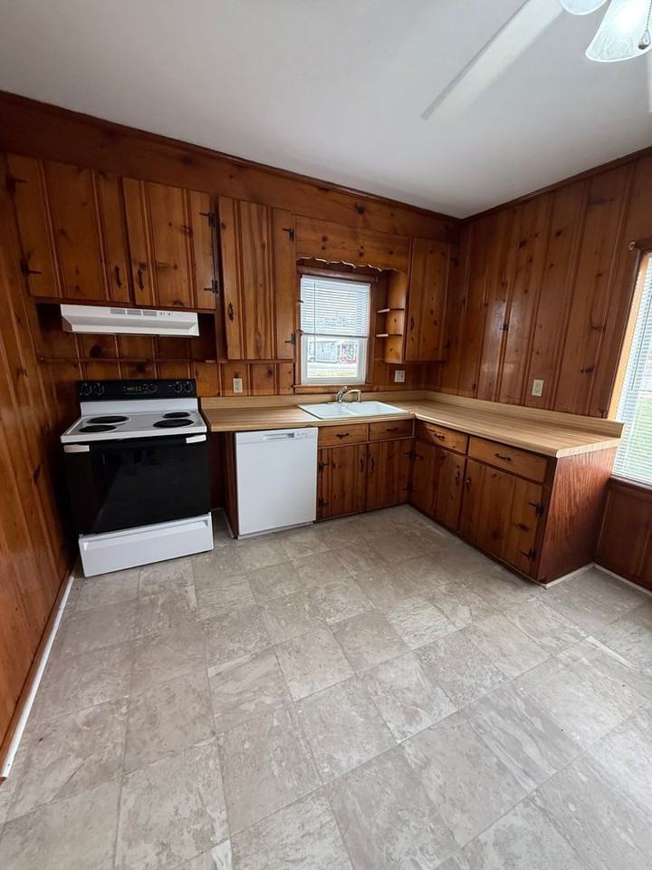 709 Main St - Photo 6 of 18