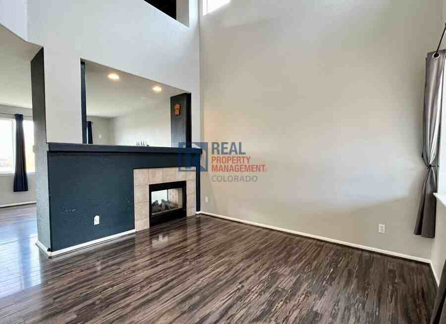 11671 Elkhart St - Photo 5 of 17