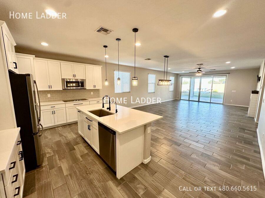 24135 N Corn Cir - Photo 2 of 34