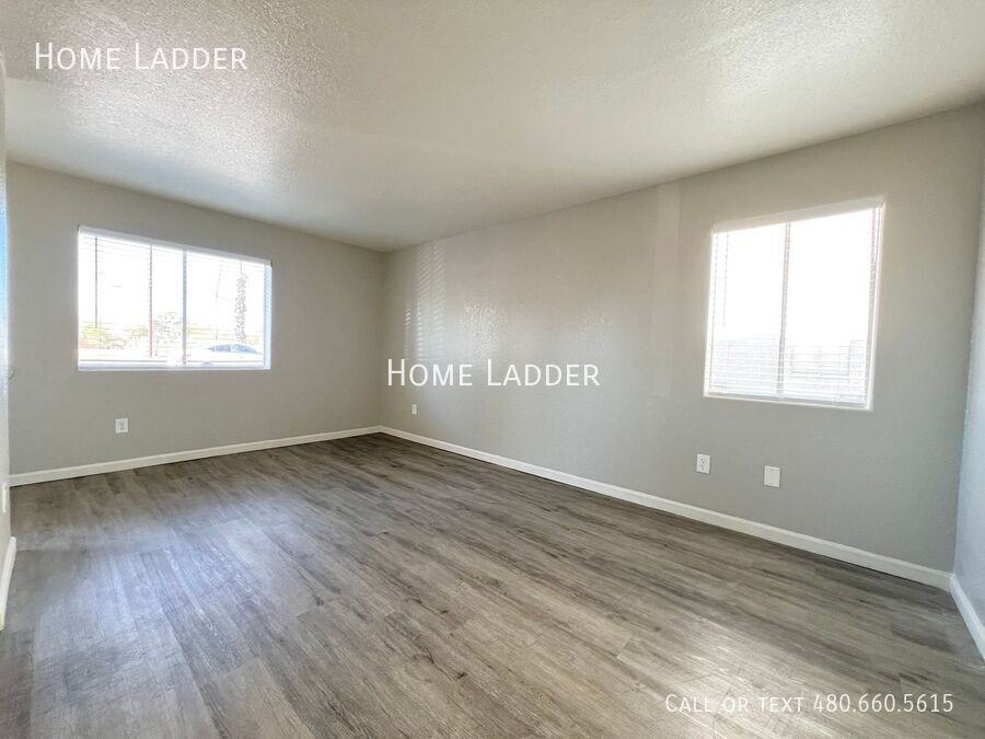 4961 S Park Ave #105 - Photo 2 of 13