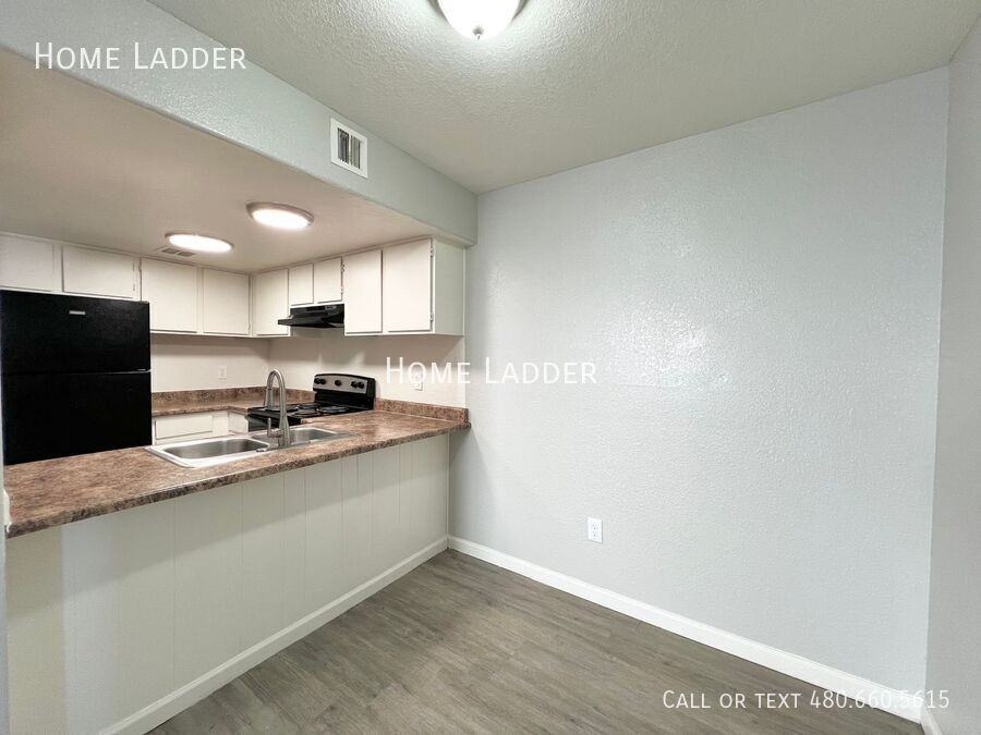 4961 S Park Ave #105 - Photo 4 of 13