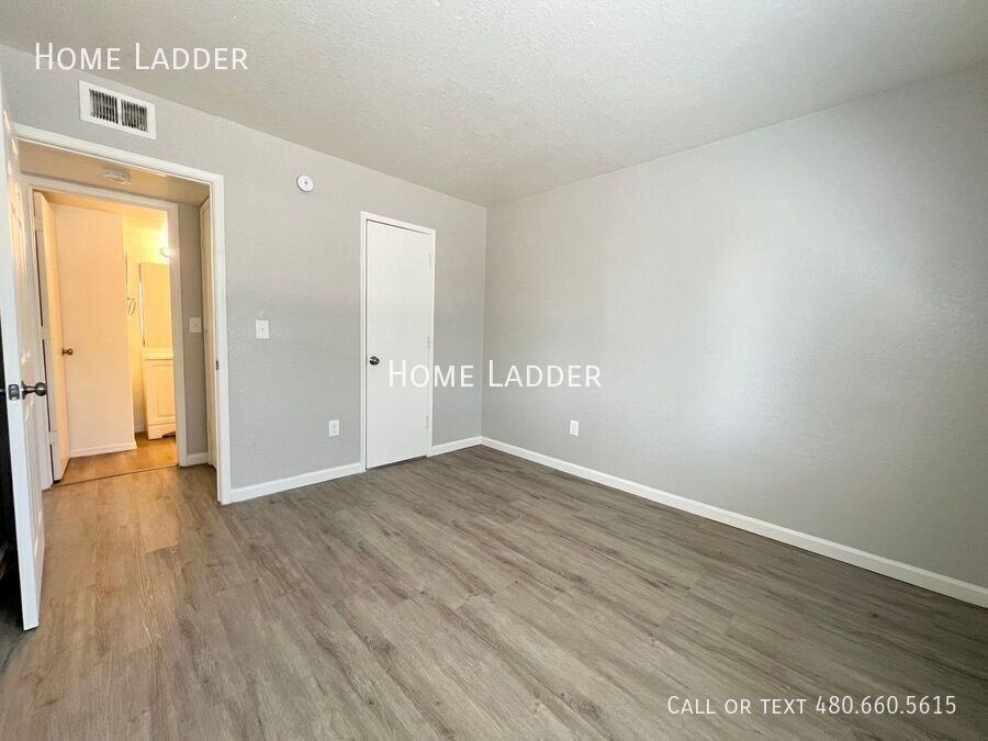 4961 S Park Ave #105 - Photo 7 of 13