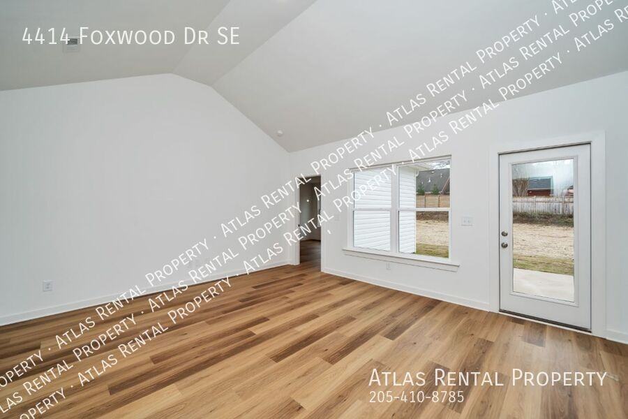 4414 Foxwood Dr Se - Photo 5 of 19