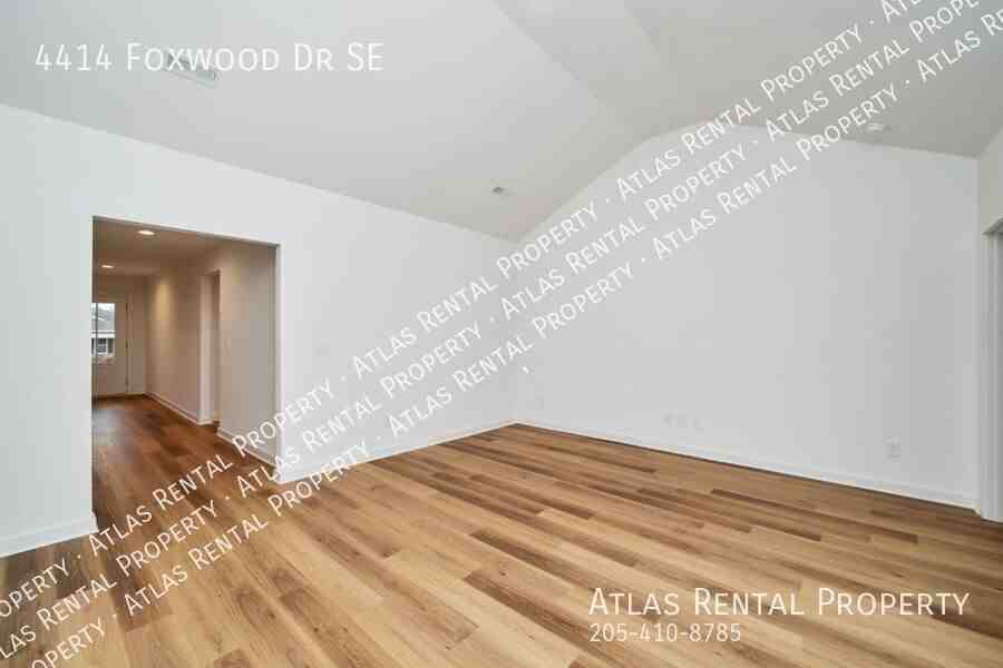 4414 Foxwood Dr Se - Photo 7 of 19