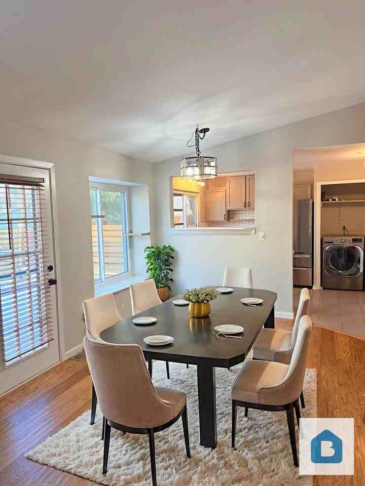 3120 Mirage Drive - Photo 5 of 25