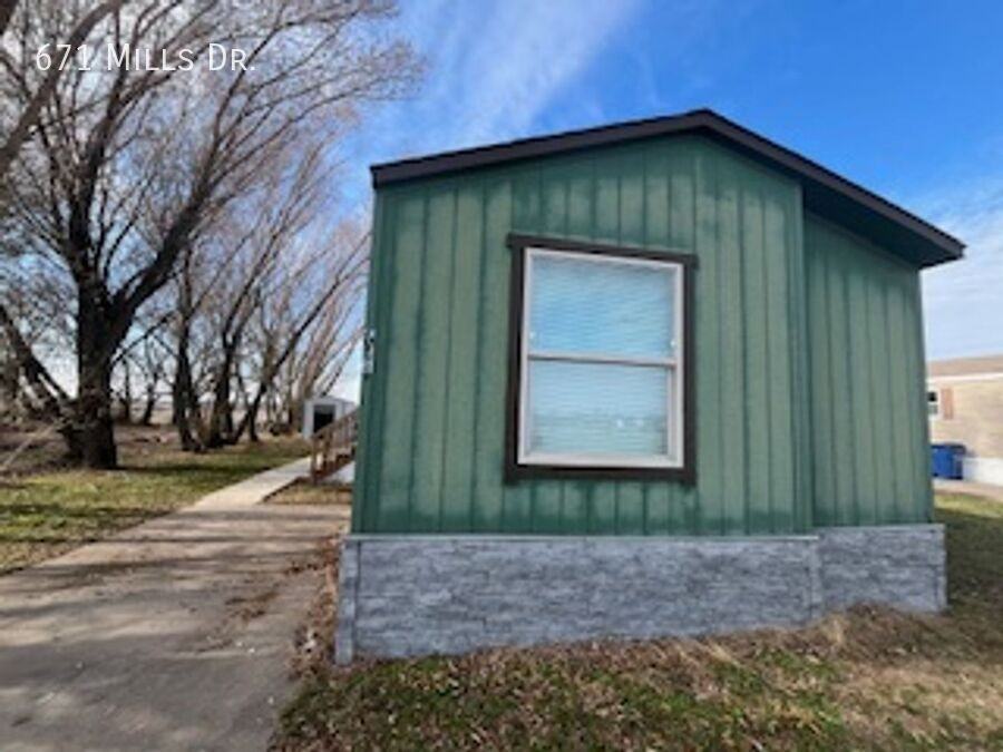 671 West Mills Drive - Photo 2 of 3