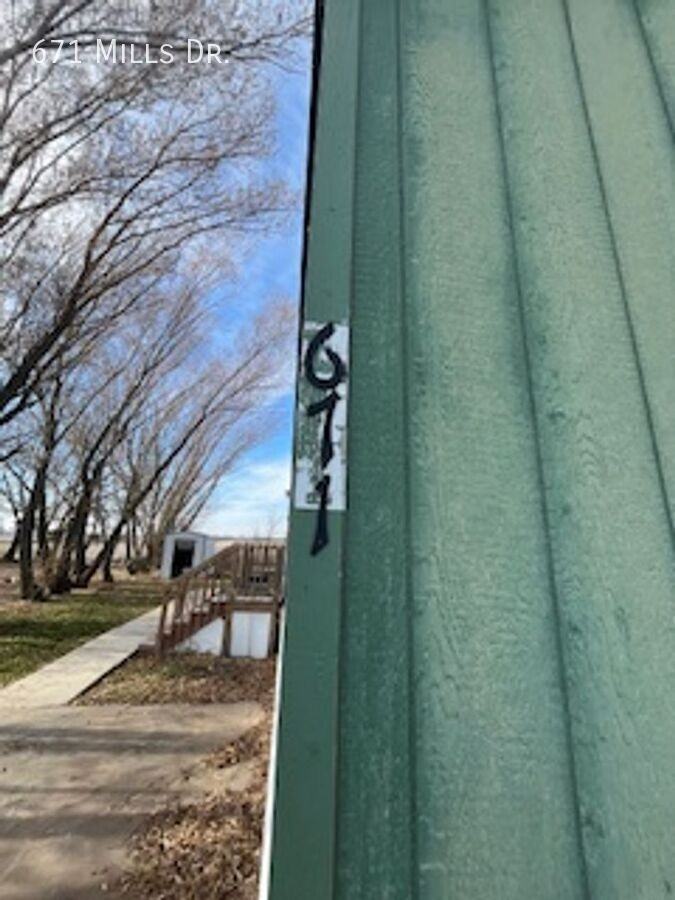 671 West Mills Drive - Photo 3 of 3