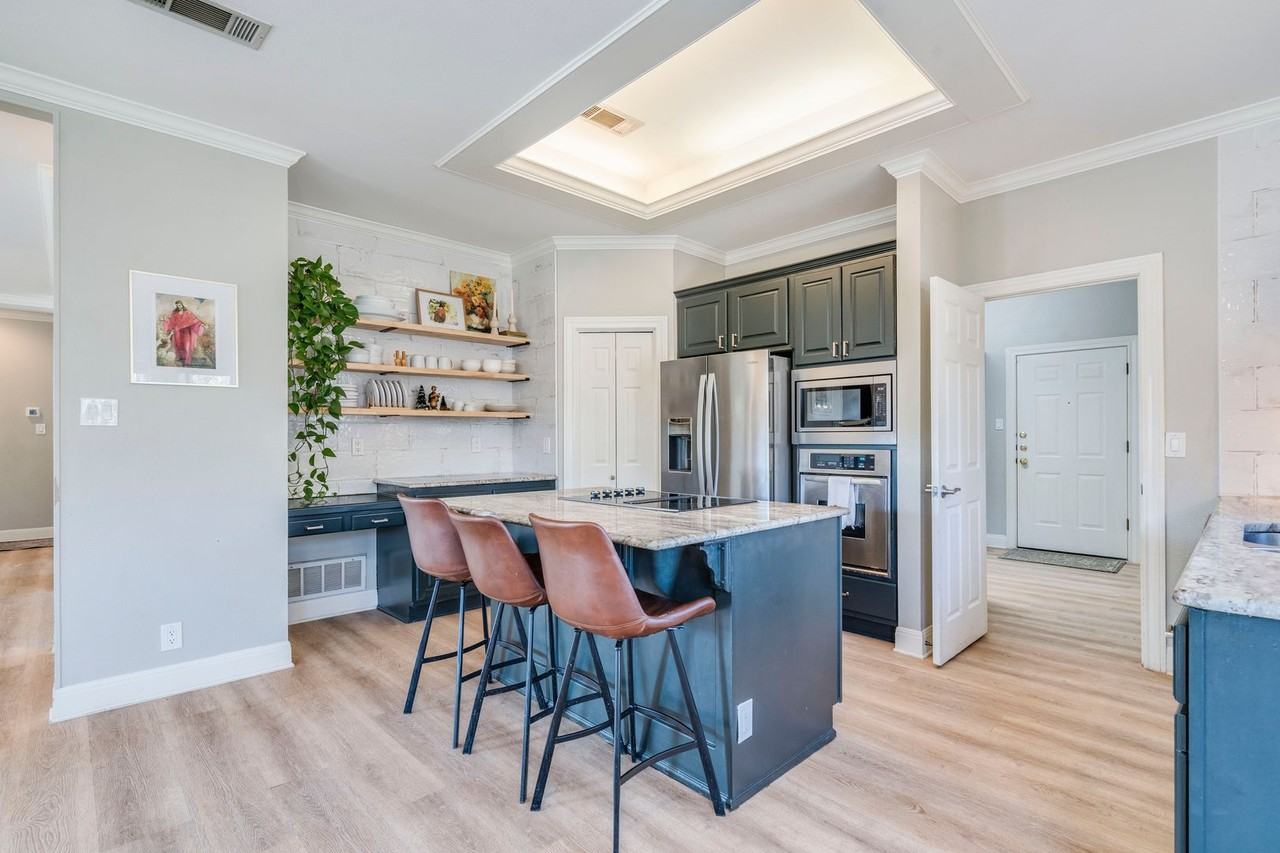 106 Rupen Court - Photo 2 of 32