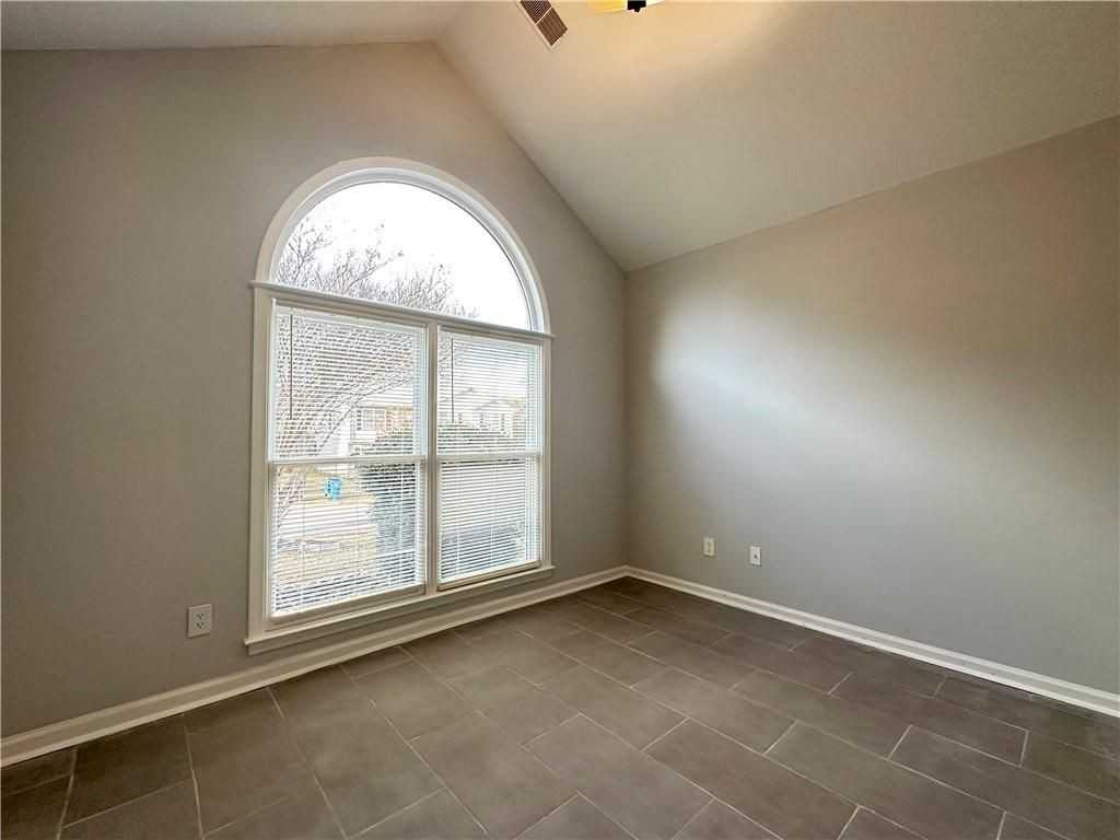 510 Heathgate Drive - Photo 7 of 16