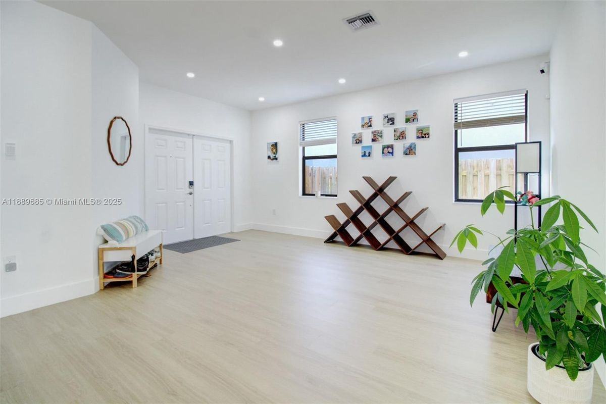 21016 Northeast 2nd Avenue - Photo 6 of 50