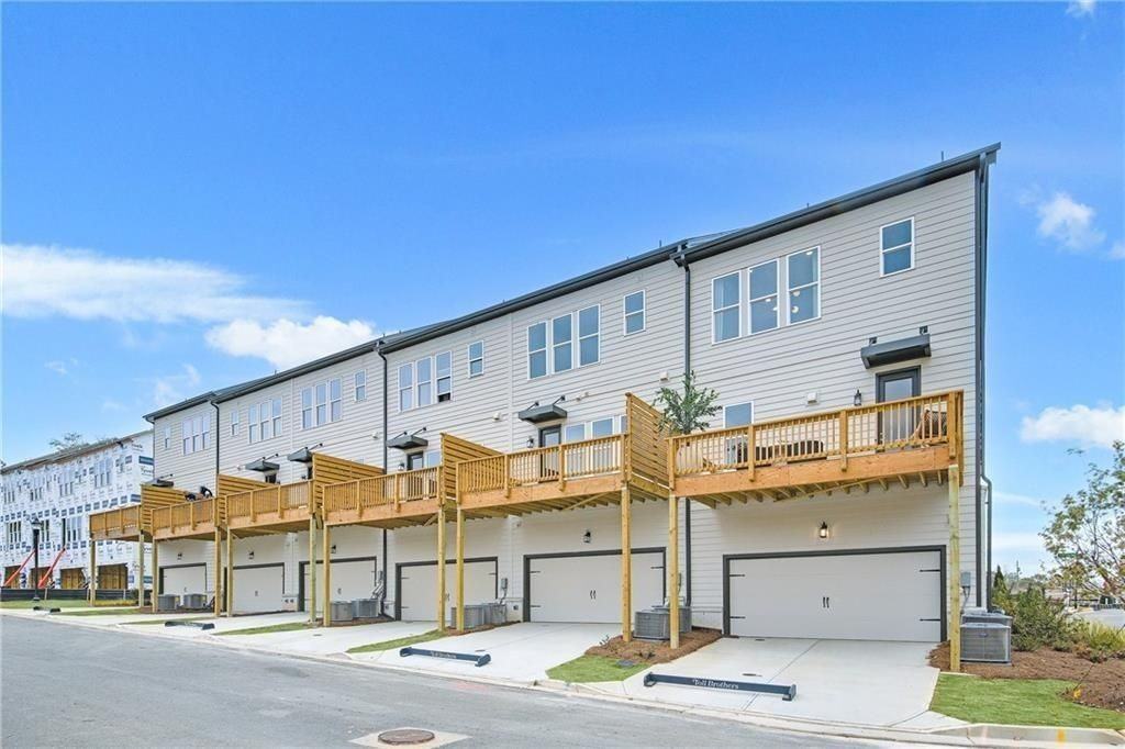 2637 Camphor Xing SE - Photo 2 of 23