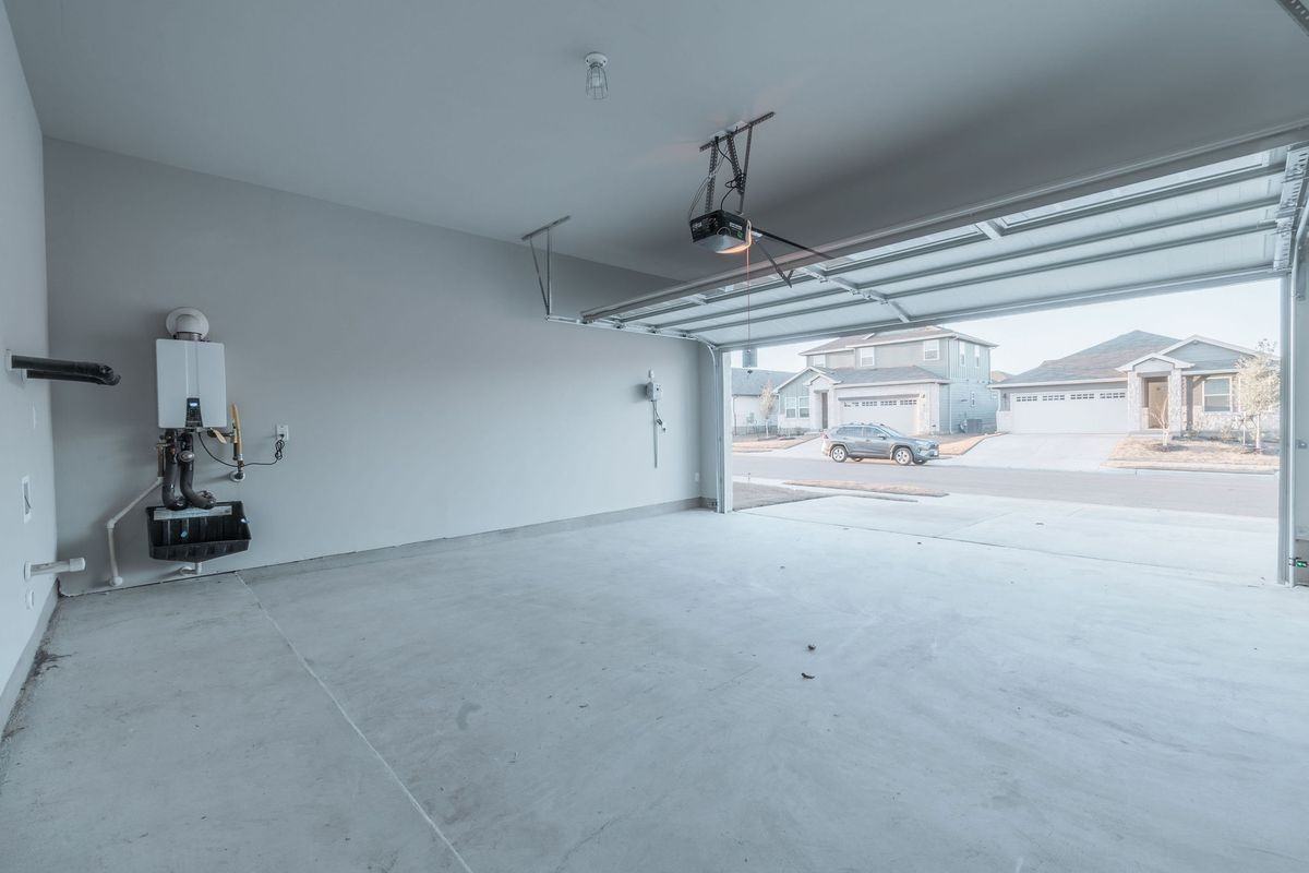 2838 Dell Hollow Drive - Photo 5 of 38