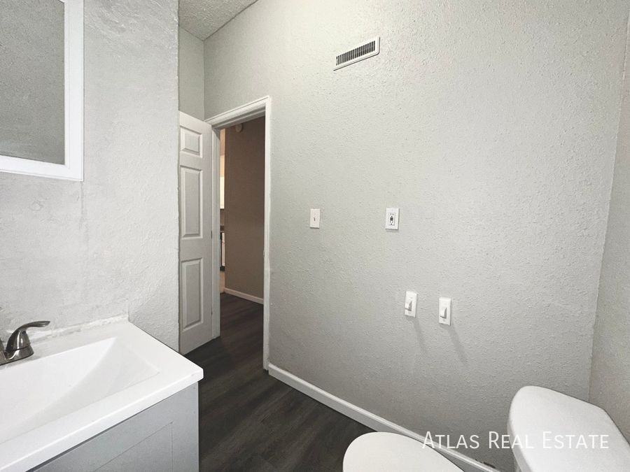 616 North Weber Street #102 - Photo 3 of 12